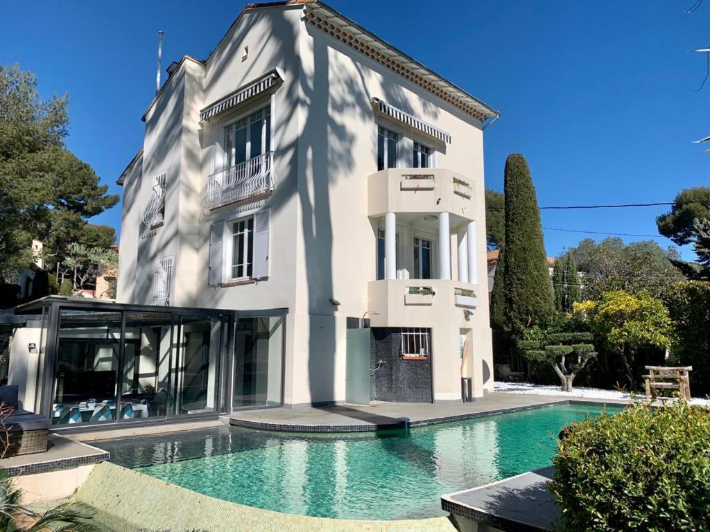 Un Joyau Vue Cap D'antibes Piscine Body Fitness Sauna & Pousada *