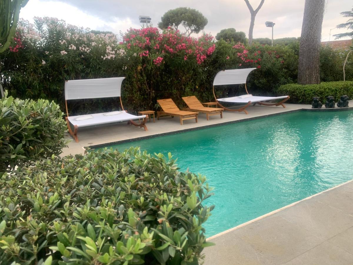 Un Joyau Vue Cap D'antibes Piscine Body Fitness Sauna & Pousada