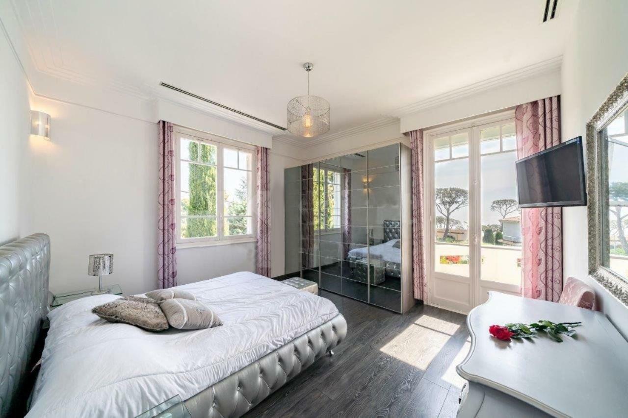 Un Joyau Vue Cap D'antibes Piscine Body Fitness Sauna & *